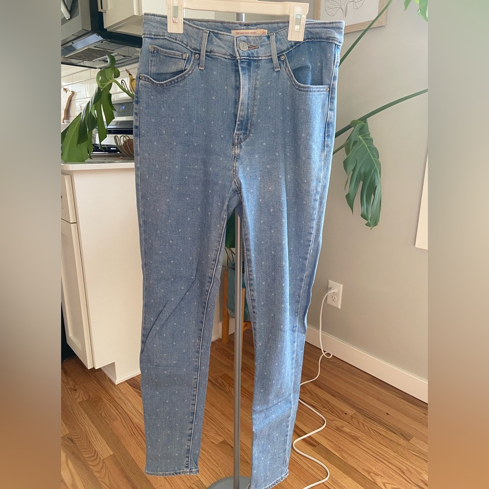 Levi's Women's Light Blue Straight Leg Jeans with Subtle polka dot Detail